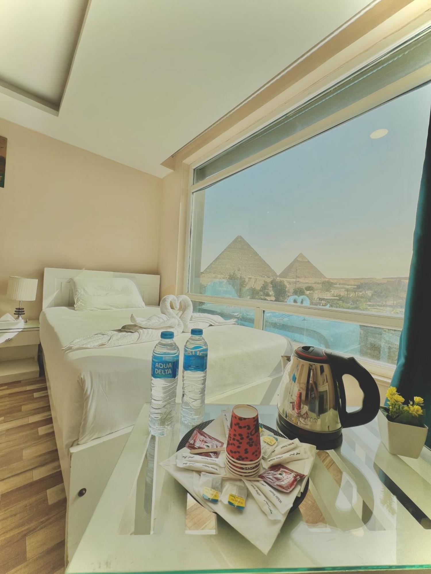 Turquoise Pyramids & Grand Egyptian Museum View Hotel Kafrat al Jabal Luaran gambar