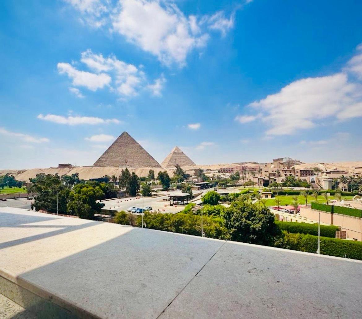 Turquoise Pyramids & Grand Egyptian Museum View Hotel Kafrat al Jabal Luaran gambar